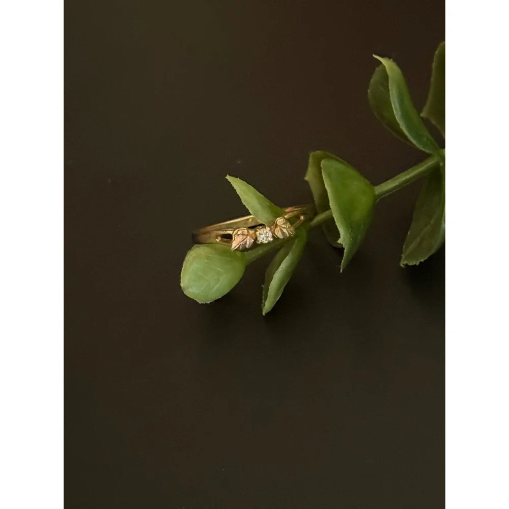Black Hills Gold 10k Tri-Color Leaf Diamond Ring Size 7 Dainty Jewelry